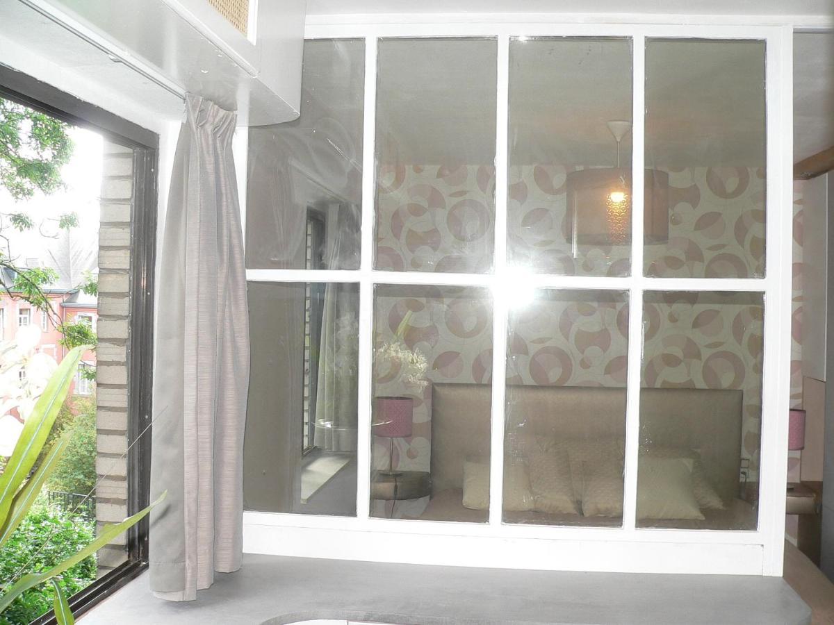 Liege Centre 6 Rue Montagne Sainte Walburge, 4000 Liege, Pour 2 Pers A 3 Minutes De La Gare St Lambert Apartment Luaran gambar