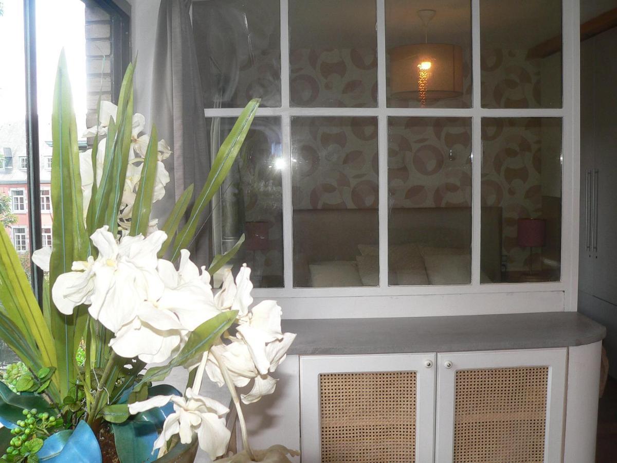 Liege Centre 6 Rue Montagne Sainte Walburge, 4000 Liege, Pour 2 Pers A 3 Minutes De La Gare St Lambert Apartment Luaran gambar