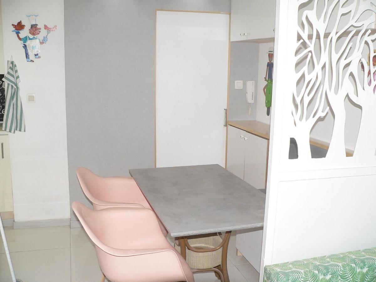 Liege Centre 6 Rue Montagne Sainte Walburge, 4000 Liege, Pour 2 Pers A 3 Minutes De La Gare St Lambert Apartment Luaran gambar