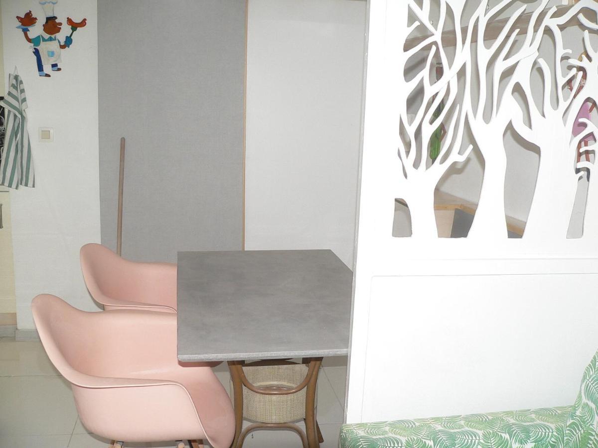 Liege Centre 6 Rue Montagne Sainte Walburge, 4000 Liege, Pour 2 Pers A 3 Minutes De La Gare St Lambert Apartment Luaran gambar