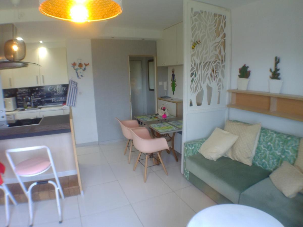 Liege Centre 6 Rue Montagne Sainte Walburge, 4000 Liege, Pour 2 Pers A 3 Minutes De La Gare St Lambert Apartment Luaran gambar