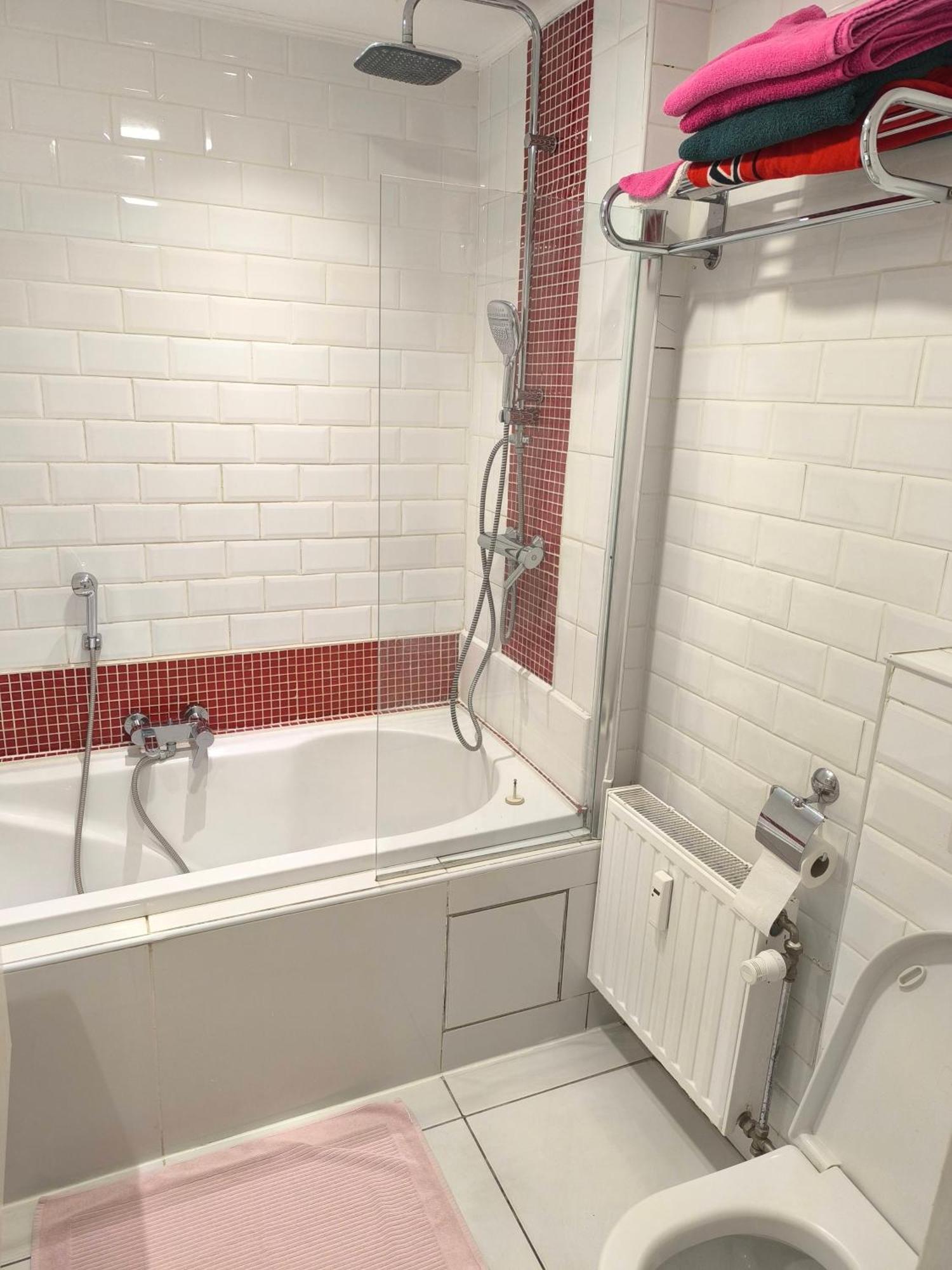 Liege Centre 6 Rue Montagne Sainte Walburge, 4000 Liege, Pour 2 Pers A 3 Minutes De La Gare St Lambert Apartment Luaran gambar
