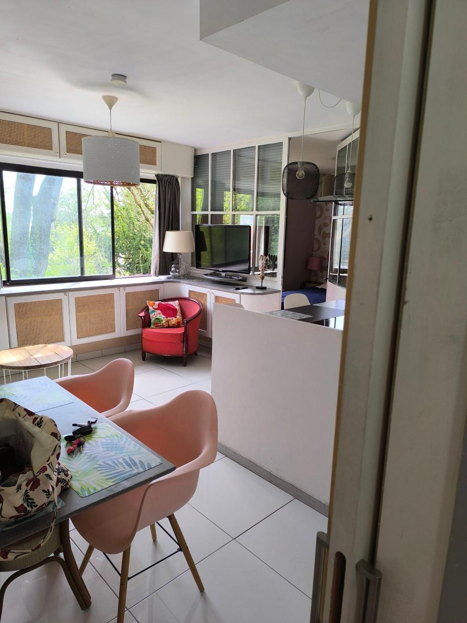 Liege Centre 6 Rue Montagne Sainte Walburge, 4000 Liege, Pour 2 Pers A 3 Minutes De La Gare St Lambert Apartment Luaran gambar